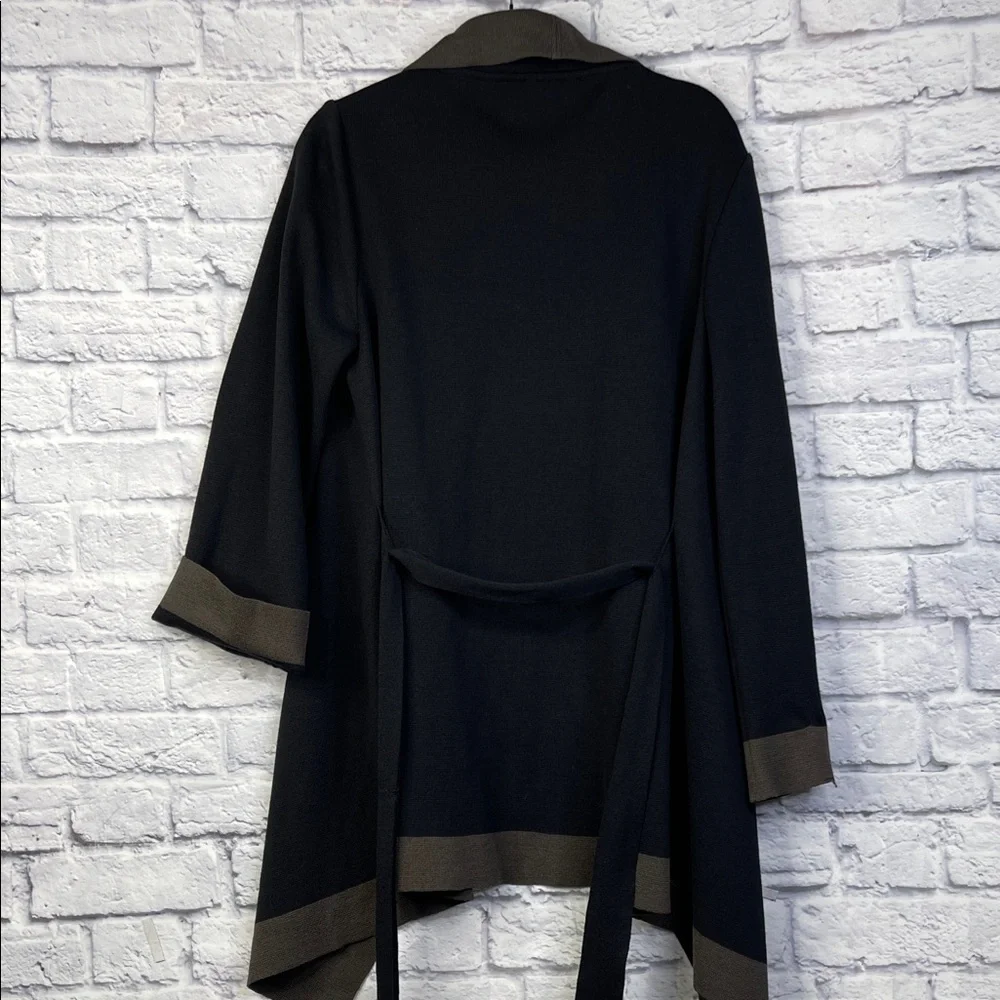 St. John Collection Wool black and taupe color-block Santana knit cardigan L